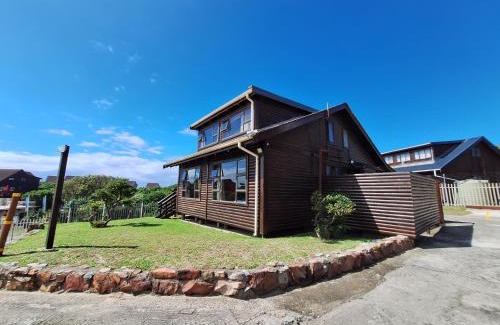 Port Alfred Casa | Nine Waves Beach House