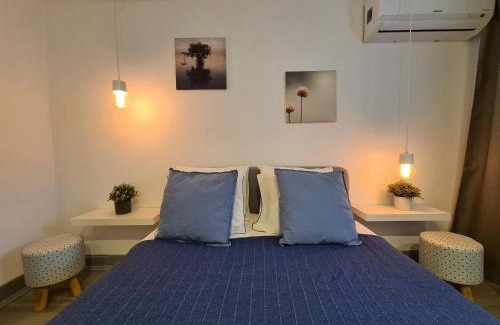 Lousa Casa | NinePlace by LouzanPlace's