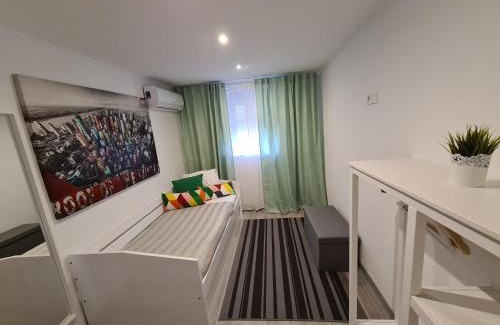 Lousa Casa | NinePlace by LouzanPlace's