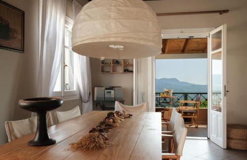 Karousades Casa | Nios House Panoramic Cottage