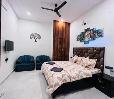 Barsana Apartamento | Nirmal sadan Homestay
