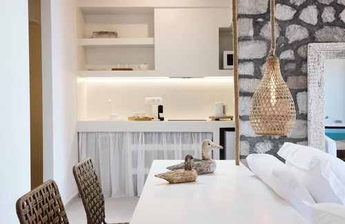 Milos Apartamento | Nirome Luxury Suites