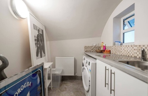 Redcliffe Apartamento | Niru Experience Hidden Secret