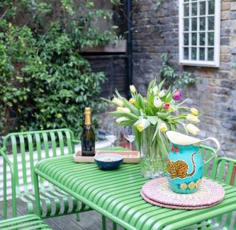 Little Venice Apartamento | Niru Experience Stylish Garden Getaway