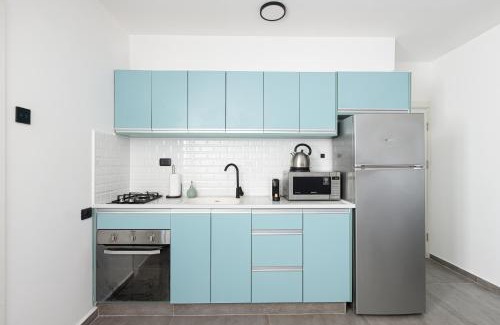 Beersheba Apartamento | Nirvana 1BR Apt, Central Old Town, Private Balcony