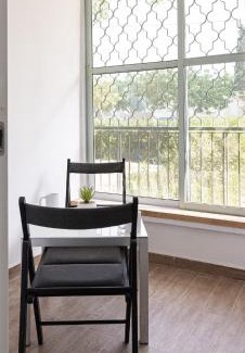 Beersheba Apartamento | Nirvana 1BR Apt, Central Old Town, Private Balcony