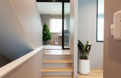Lat Phrao Casa | Nirvana Define Luxury Townhome Ekkamai Ramintra