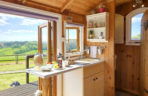 Christchurch Cabina | Nirvana is a charming converted train carriage nestled in Stoodleigh, Devon