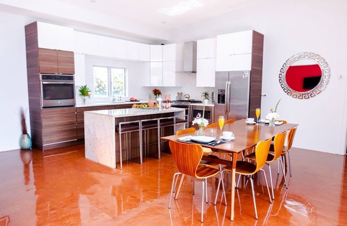 Plymouth Villa | Nueva Villa Resort Privada en Prestigiosas Courland Estates Puertas Automatizadas