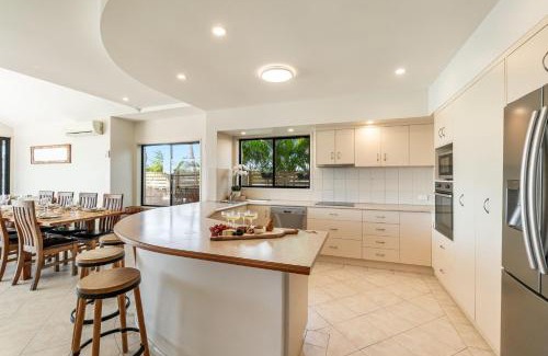 Yamba Casa | Nirvana Waters - Waterfront with Pool