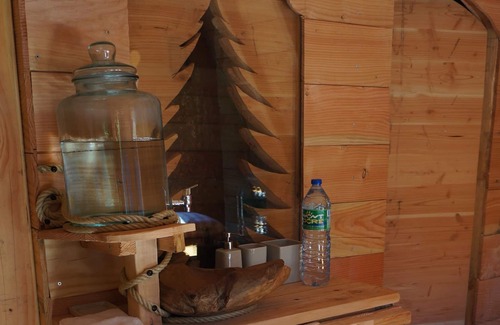 La Tour-dʼAuvergne Cabina | Cabane Nis dau Sapï-Cabaña de madera-Baño Privado-Vista al bosque