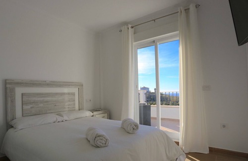 Vélez-Málaga Chalet De Esquí | Beach house, 5 bedrooms & 10 sleeps, parking, A/C, WIFI, BBQ, sights, quite area