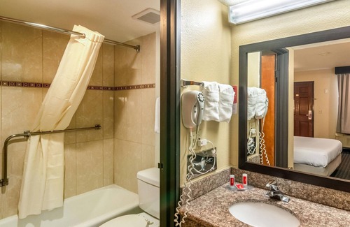 Citrus Grove Hotel | NK-King Non-Smoking.