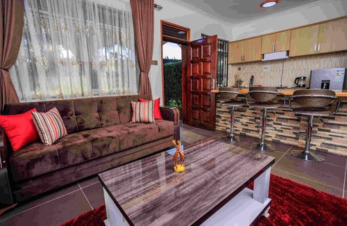 Kampala Cabaña | Lucian Cottages: 2 bedroom peaceful retreat in Munyonyo