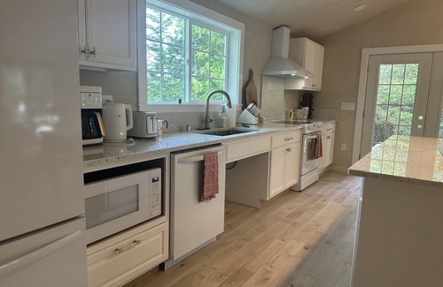 Bass Harbor Casa | Luxury Vacation Home 3bd2ba MDI, wheelchair accessible - Bass Harbor Lighthouse
