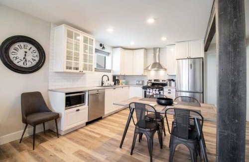 Whitehorse Apartamento | NN - Flats on 4th #1 - Downtown 2-bed 2-bath