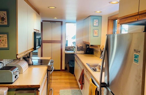 Tahoma Cabina | Charming 3-bedroom cabin with fitness room and WiFi in delightful Rubicon bay