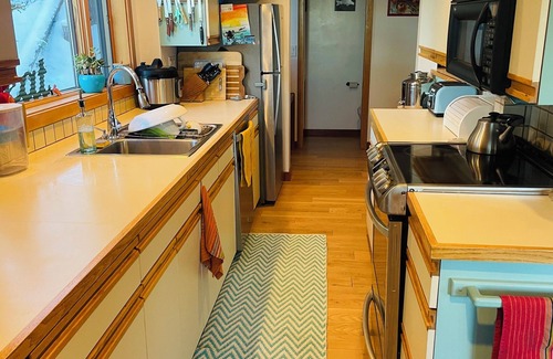 Tahoma Cabina | Charming 3-bedroom cabin with fitness room and WiFi in delightful Rubicon bay
