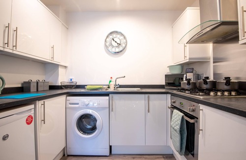Mansfield Apartamento | Moderno-Apartamento-Baño Privado-Vista al patio