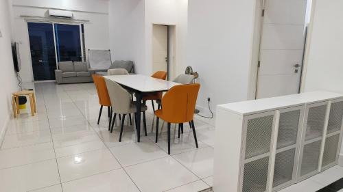 Bandar Puchong Jaya Apartamento | No 17 The Sten Puchong IOI Mall