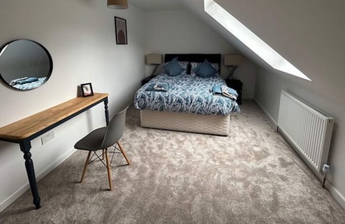 Foxley Cabaña | No.2 Badger Sett. Modern home with hottub in Norfolk