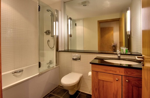Brora Apartamento | No.2 The Links is a gorgeous ground floor apartment located at the heart of the rural village, Brora