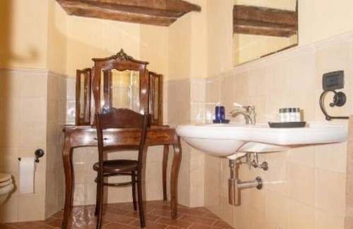Chiusdino Cama Y Desayuno | No. 3 DOUBLE ROOM with the possibility of a third and fourth bed