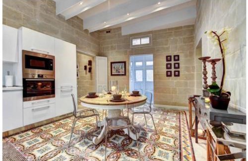 Il-Balluta Apartamento | No. 51 Charming Townhouse Sliema St.Julians