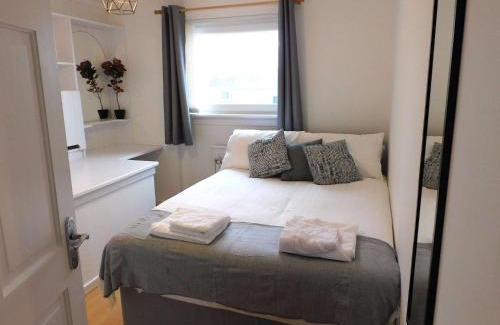 East Kilbride Casa | No 52 - Newly refurbished 3 bedroom home in East Kilbride