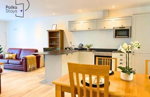 Lytham St. Anne's Casa | No 6 PolkaStays Ivy Farm Orchard Suite