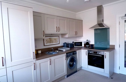 Balloch Apartamento | No 7 - Quiet Two Bedroom Ground Floor flat in Tornagrain great for Airport