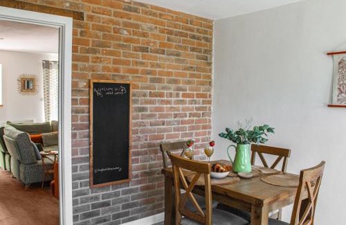 Foxley Casa | No 8 Mouse Hole-Uk44302