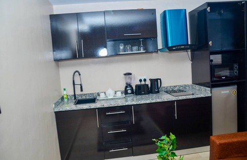 Ofin Hotel | No 95 suites & Apartment