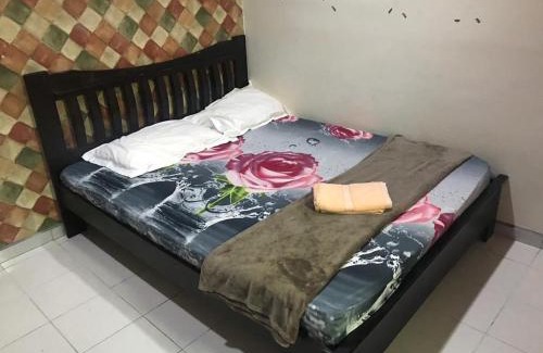 Lumut Casa | No 96 Nazirin Homestay Lumut
