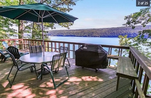 Moravia Casa | ¡No existe una mejor vista en el lago!