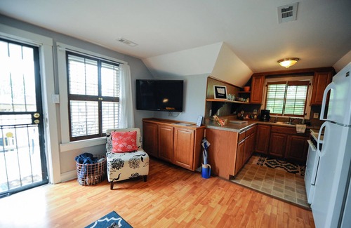 Murfreesboro Casa | Blue Door Bungalow - Fast Fiber Wi-Fi