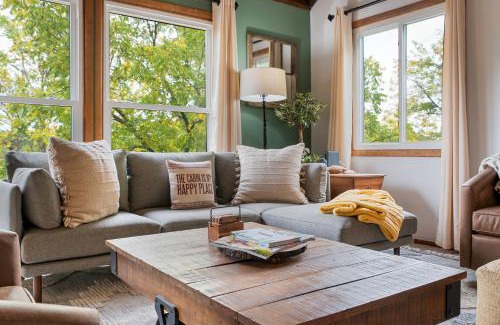 Orkney Springs Apartamento | No Dog Fees - Dog Friendly 3BR 2BA with Loft and Mountain Views - Near Bryce Resort in Basye, VA