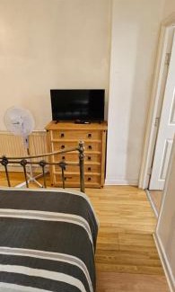 Riverside Apartamento | No Frills & Nothing Fancy 1 Bed Studio City Centre