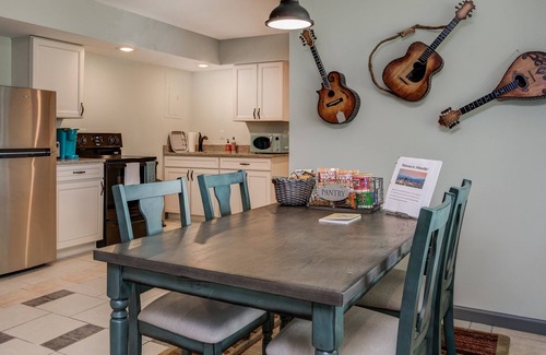 Candler Casa | Asheville Mtn LUJO 6 min a Asheville NUEVO Capacidad 19 SALA DE JUEGOS Y SPA!