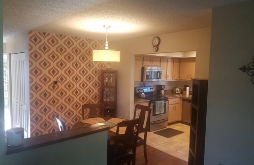 Disston Heights Casa | Fox Hollow- Central St Petersburg 3bed 2bath home