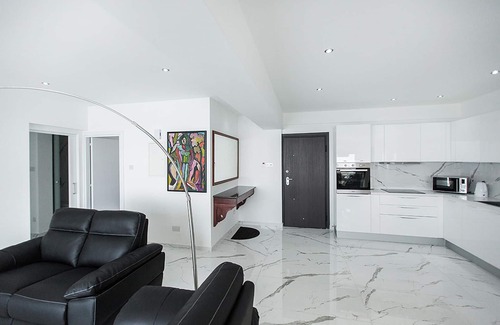Neapolis Apartamento | Eve's Nest Limassol - Alojamiento de lujo con impresionantes vistas al mar
