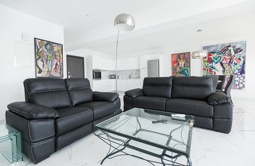 Neapolis Apartamento | Eve's Nest Limassol - Alojamiento de lujo con impresionantes vistas al mar
