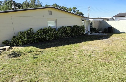 New Port Richey Casa | Estudio muy grande de Florida ubicado a 3 millas del centro de la ciudad New Port Richey