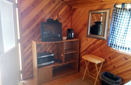 Sturgis Cabina | No Name City Luxury Cabins & RV