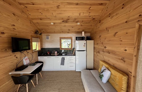 Mangonui Cabina | No other quite like it! Waterfront private cabin stay.