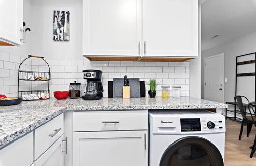 Lawrence Apartamento | No Place Like Mahomes