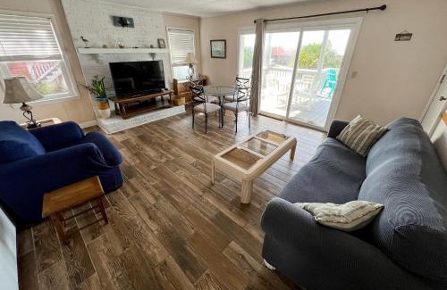 Emerald Isle Apartamento | No Regrets Down