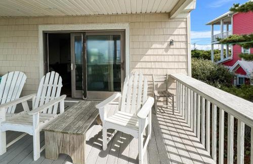 Emerald Isle Apartamento | No Regrets Up