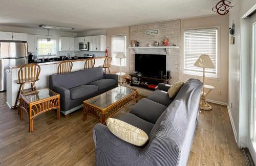 Emerald Isle Apartamento | No Regrets Up
