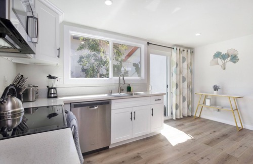 Mission Viejo Casa | No Stairs w/ Yard & FastWiFi (Olive Perch)